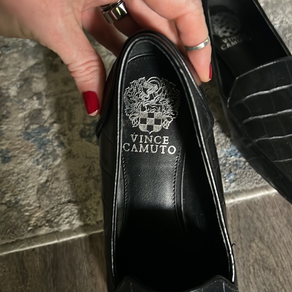 Vince Camuto crocodile embossed black leather loafers. - Picture 3 of 5